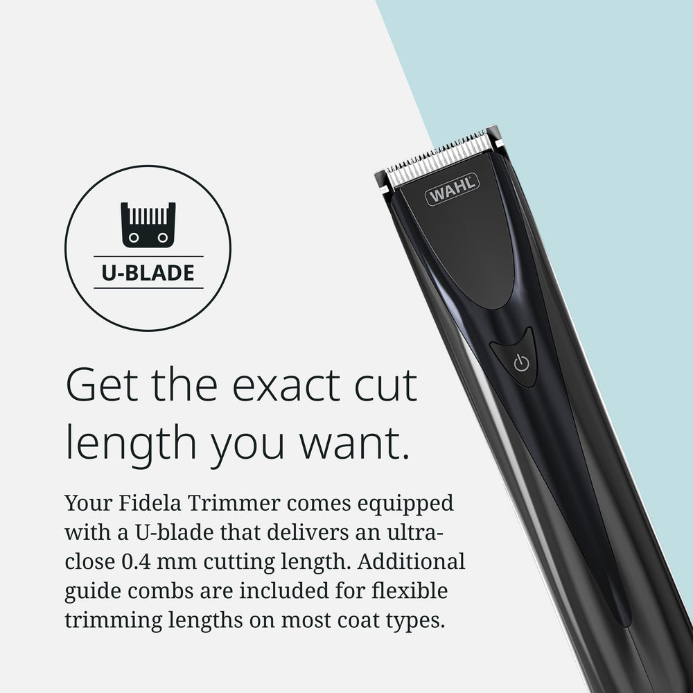 Wahl Fidela posée à côté d'un smartphone pour illustrer l'échelle