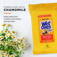 Wet Ones zoom ingrédients camomille visible pour apaiser la peau