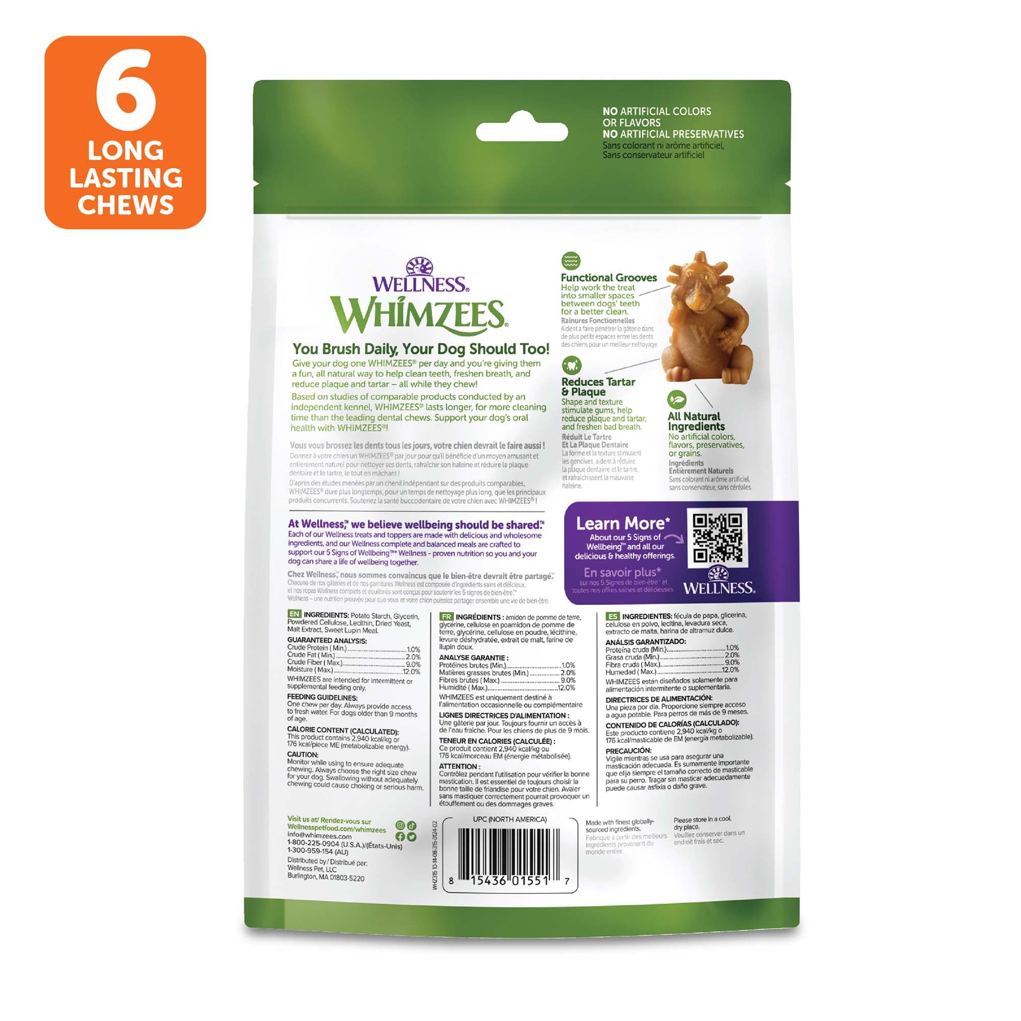 Scène de salon avec chien jouant Whimzees montrant usage quotidien