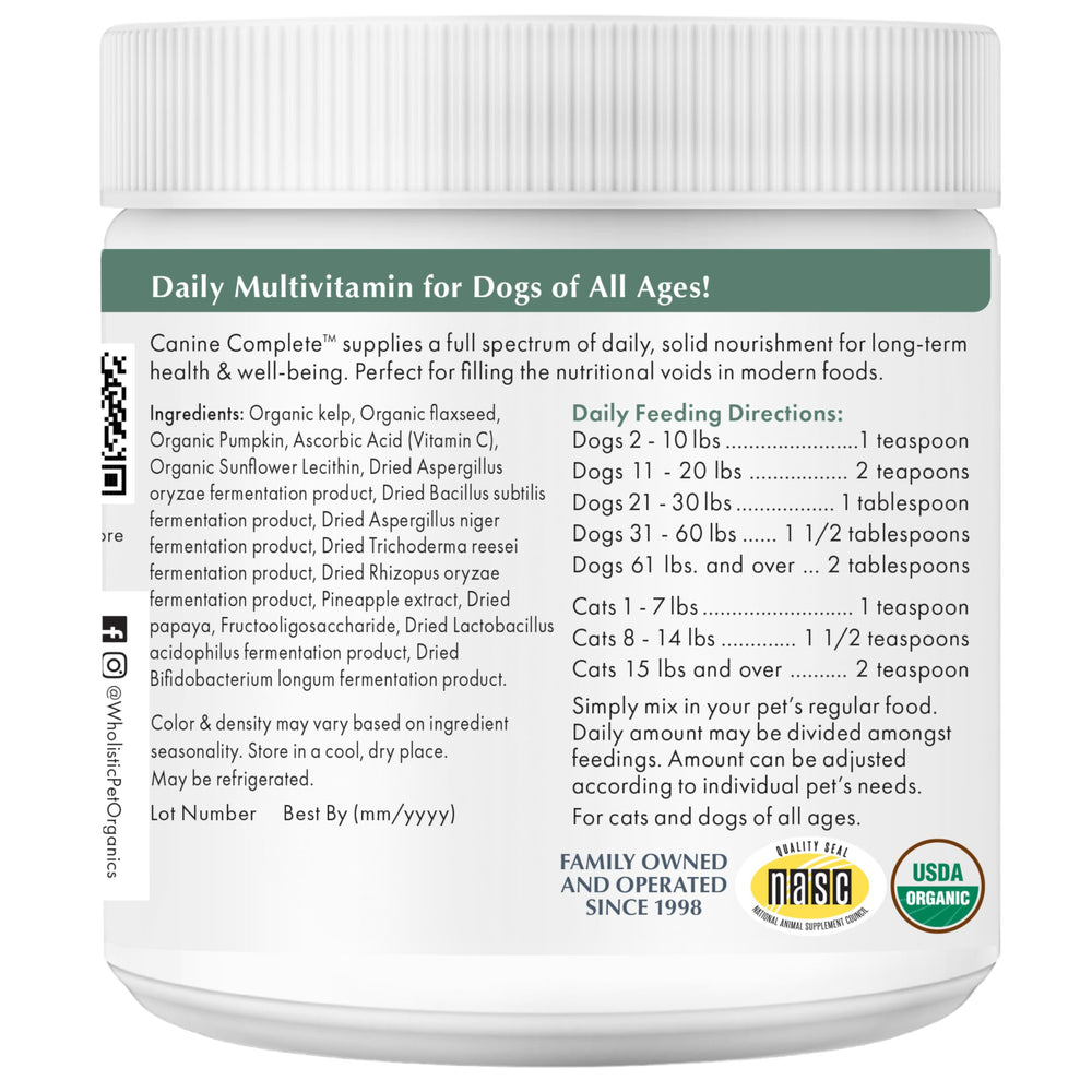 Wholistic Pet Organics poudre en gros plan illustrant texture fine et absorption rapide