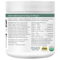 Wholistic Pet Organics poudre en gros plan illustrant texture fine et absorption rapide