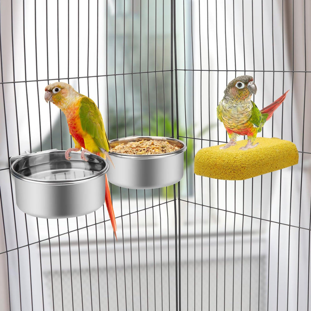 Wontee gamelle installée dans une cage pour empêcher les renversements