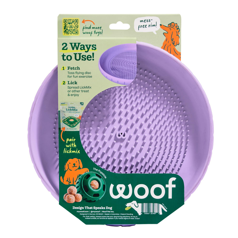 WOOF jouet tenu en main montrant flexibilité pour rangement facile