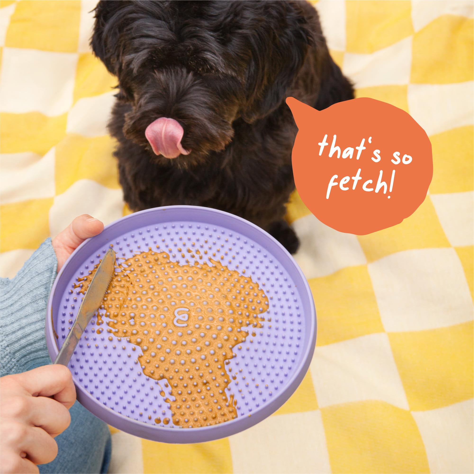 WOOF comparaison taille avec main montrant dimensions adaptées