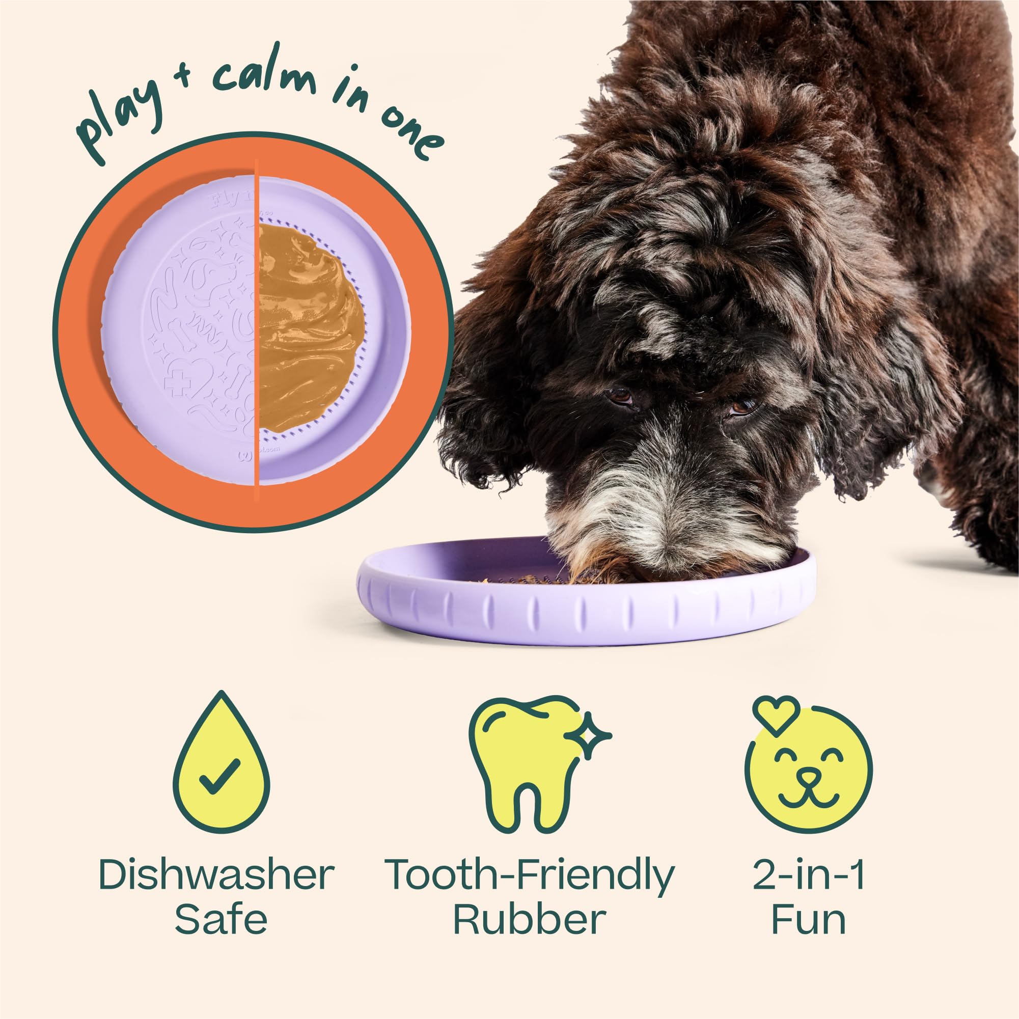 WOOF disque rempli d'eau servant de bol montrant réhydratation pratique
