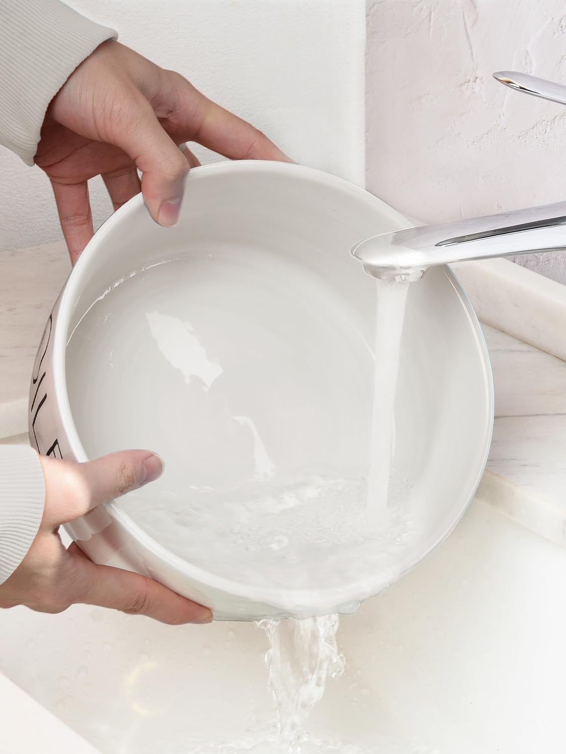 WoofinPets gamelle remplie d'eau pour hydratation prolongée