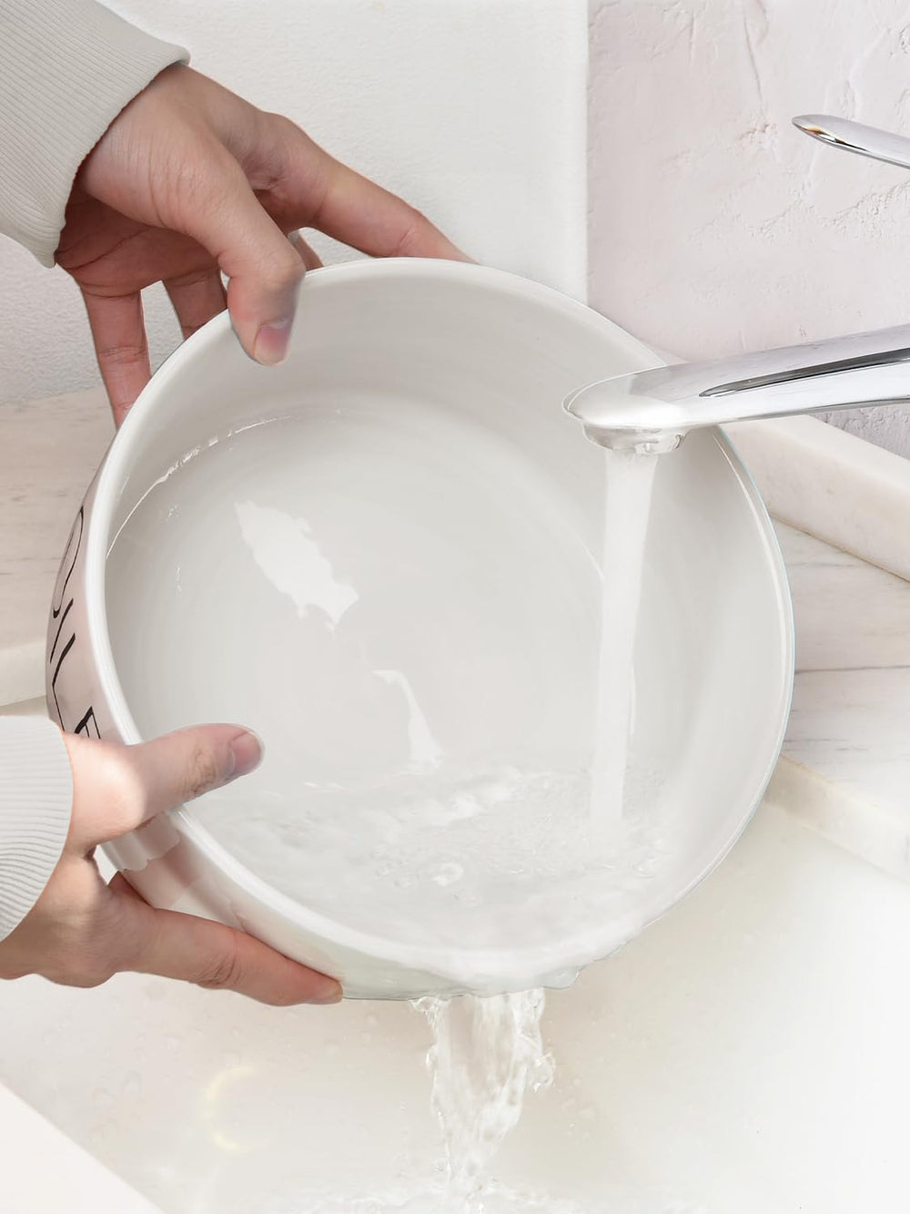WoofinPets gamelle remplie d'eau pour hydratation prolongée