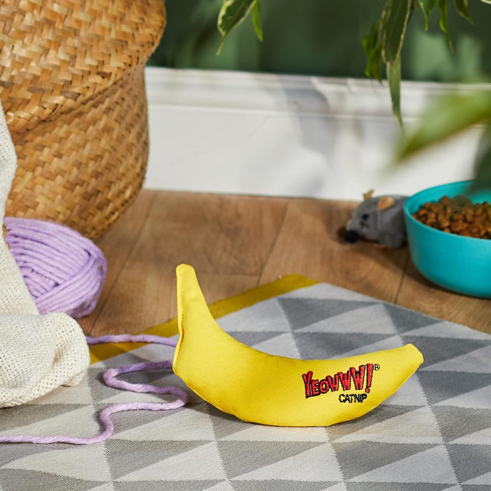 Yeowww! banane à l'échelle pour comparer la longueur de 7 pouces