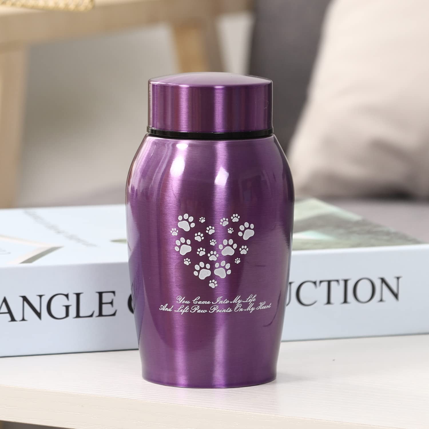 Youdear Memorials gros plan sur la finition violette en acier inoxydable durable