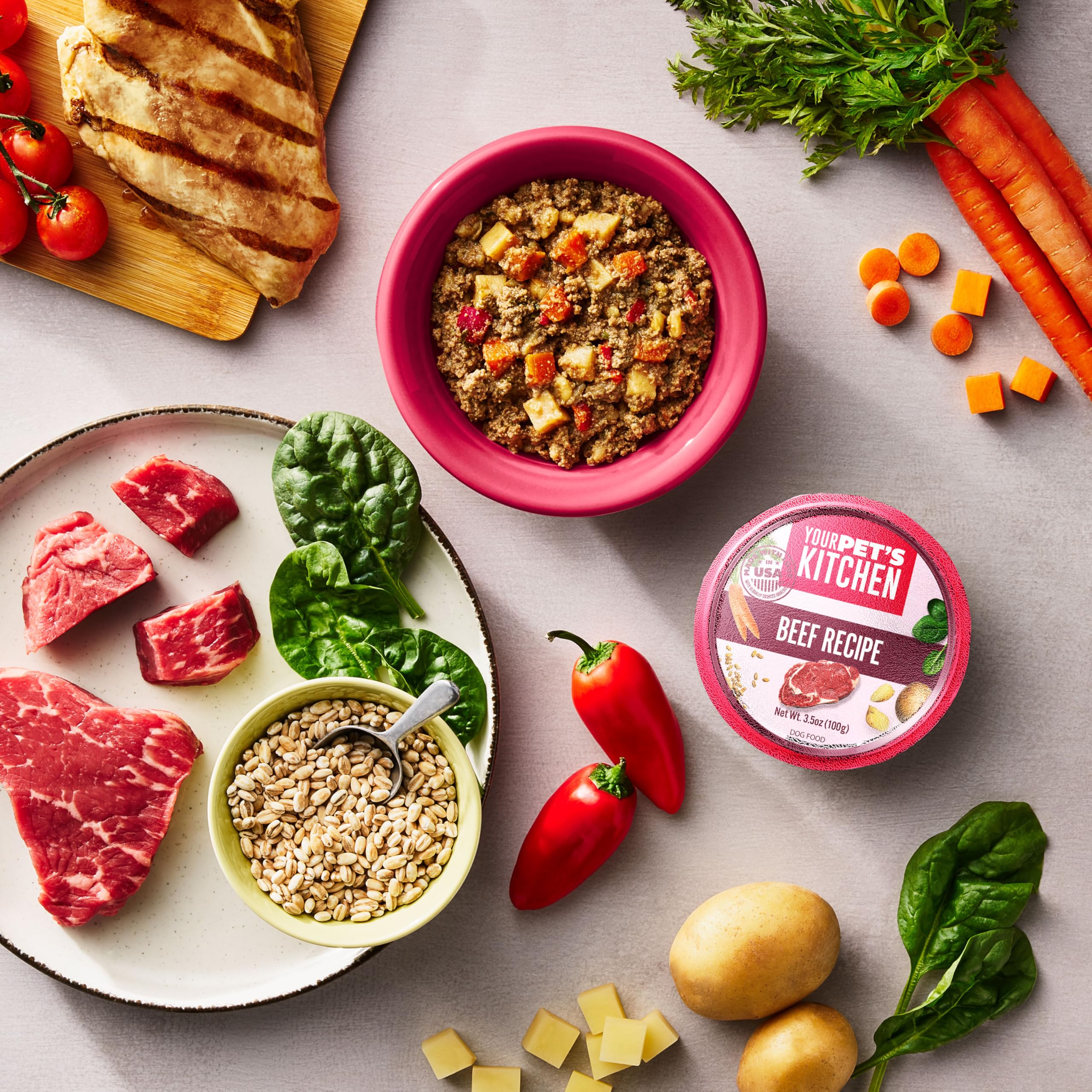 YOUR PET'S KITCHEN comparaison taille avec main pratique pour portions