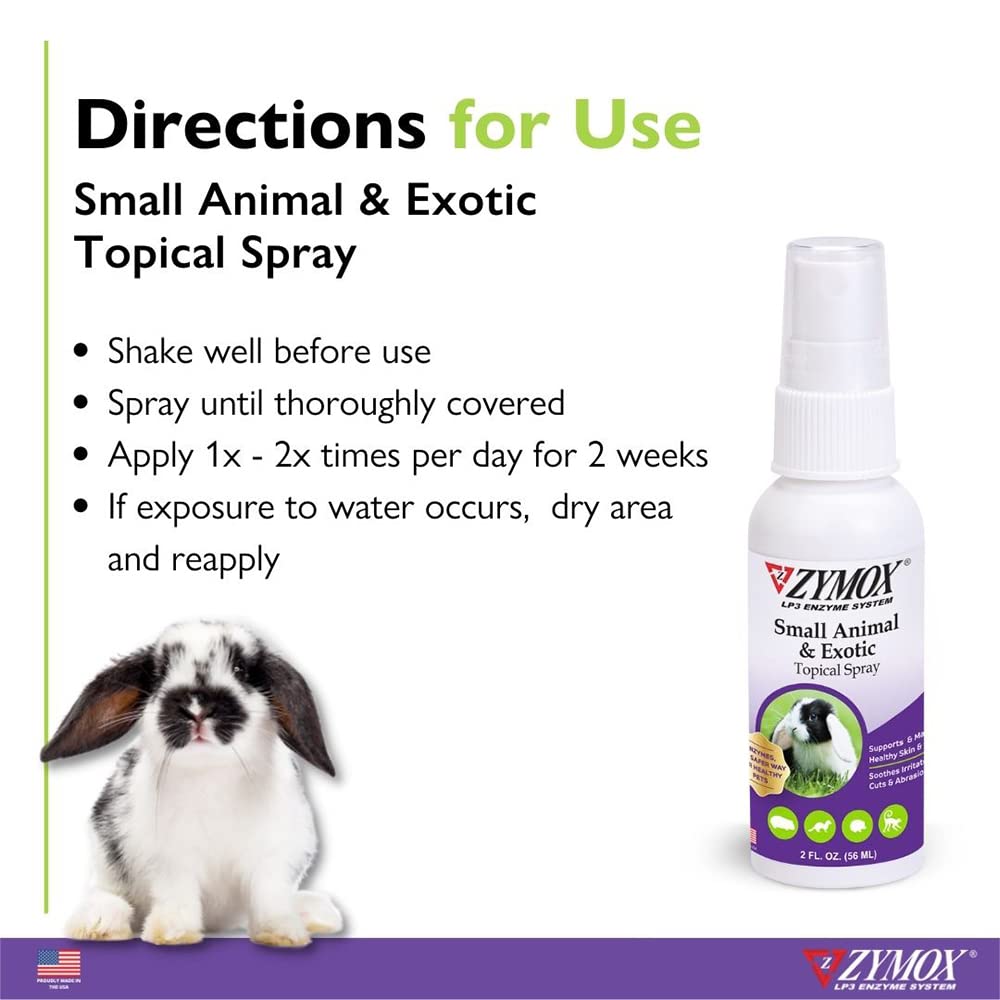 Flacon Zymox tenu en main pour comparaison de taille et facilité d'utilisation